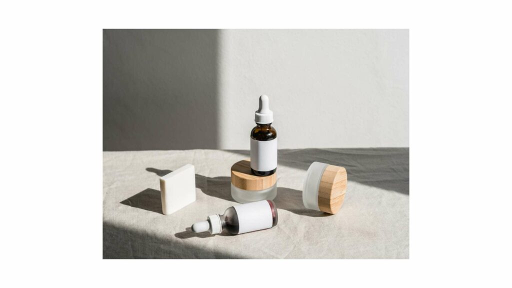 étiquette vierge illustrant la réglementation des cosmétiques artisanaux